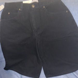 Badge Vintage Black NWT loose fit shorts